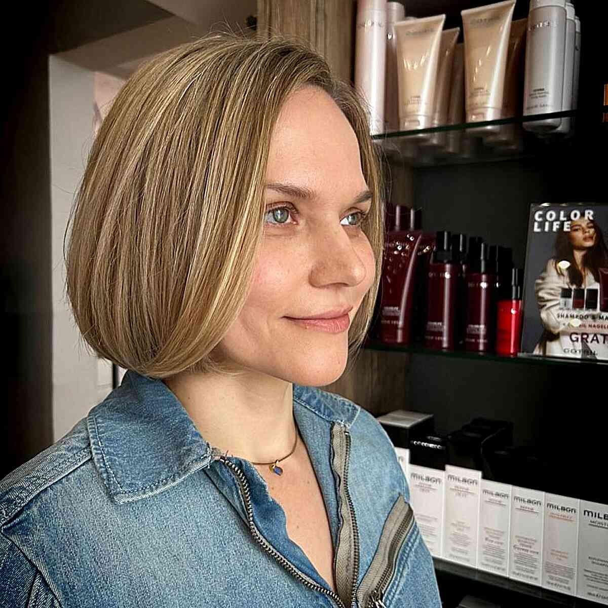 Short Bubble-Cut Blonde Bob