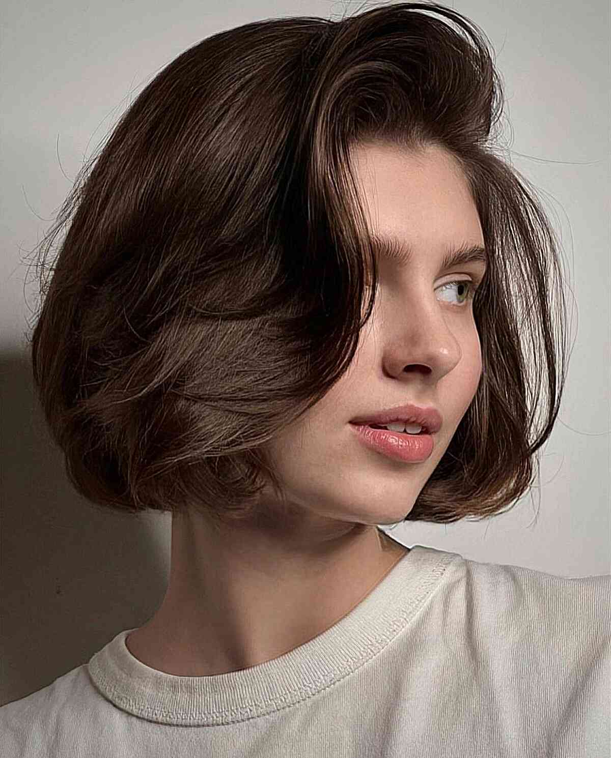 Wavy Short Bubble Bob Cut