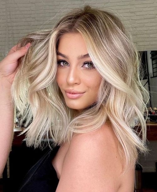 Medium Length Hairstyle with Blonde Highlights