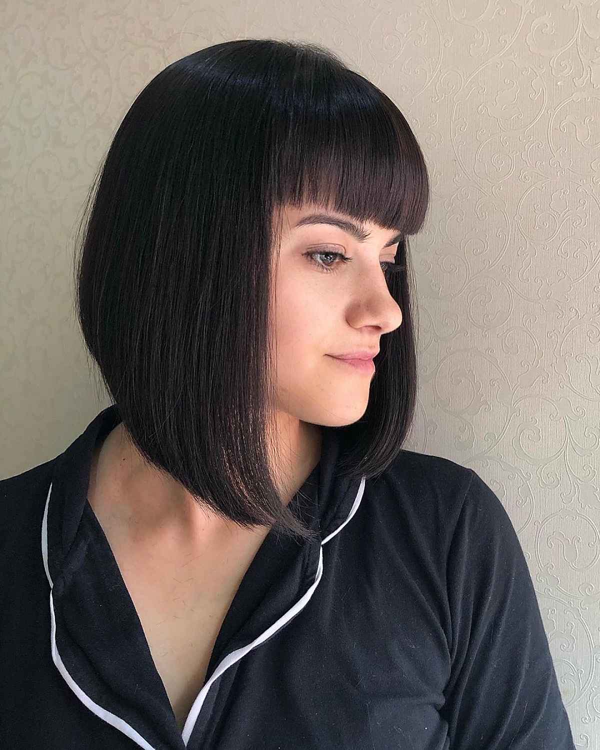 Sleek Neck-Length Lob with Blunt Bangs