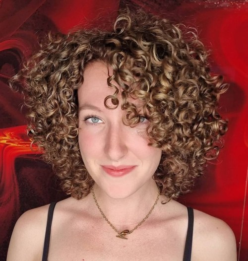 Modern Shaggy Bob for Classic Curls