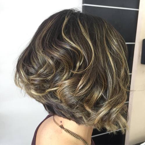 Thick Inverted Wavy Bob With Subtle Highlights