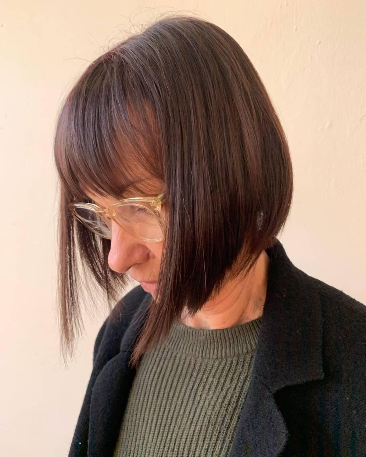 short bob for older ladies with glasses