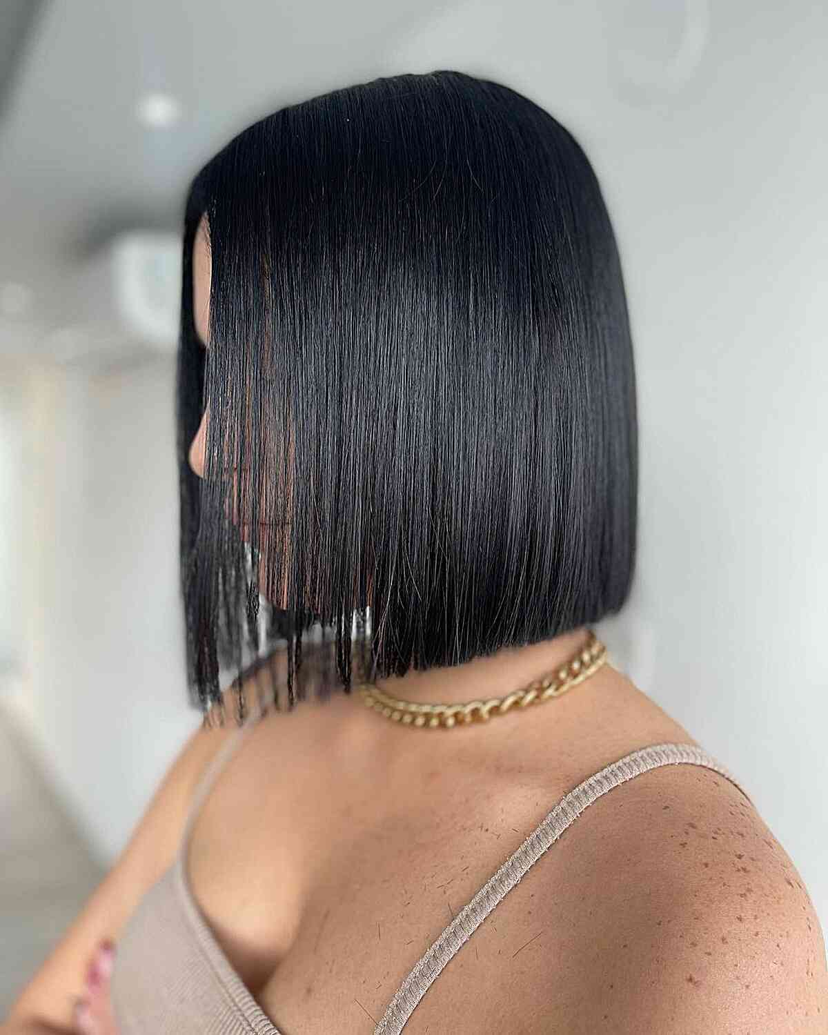 Neck-Length Short and Sleek Blunt Box Bob