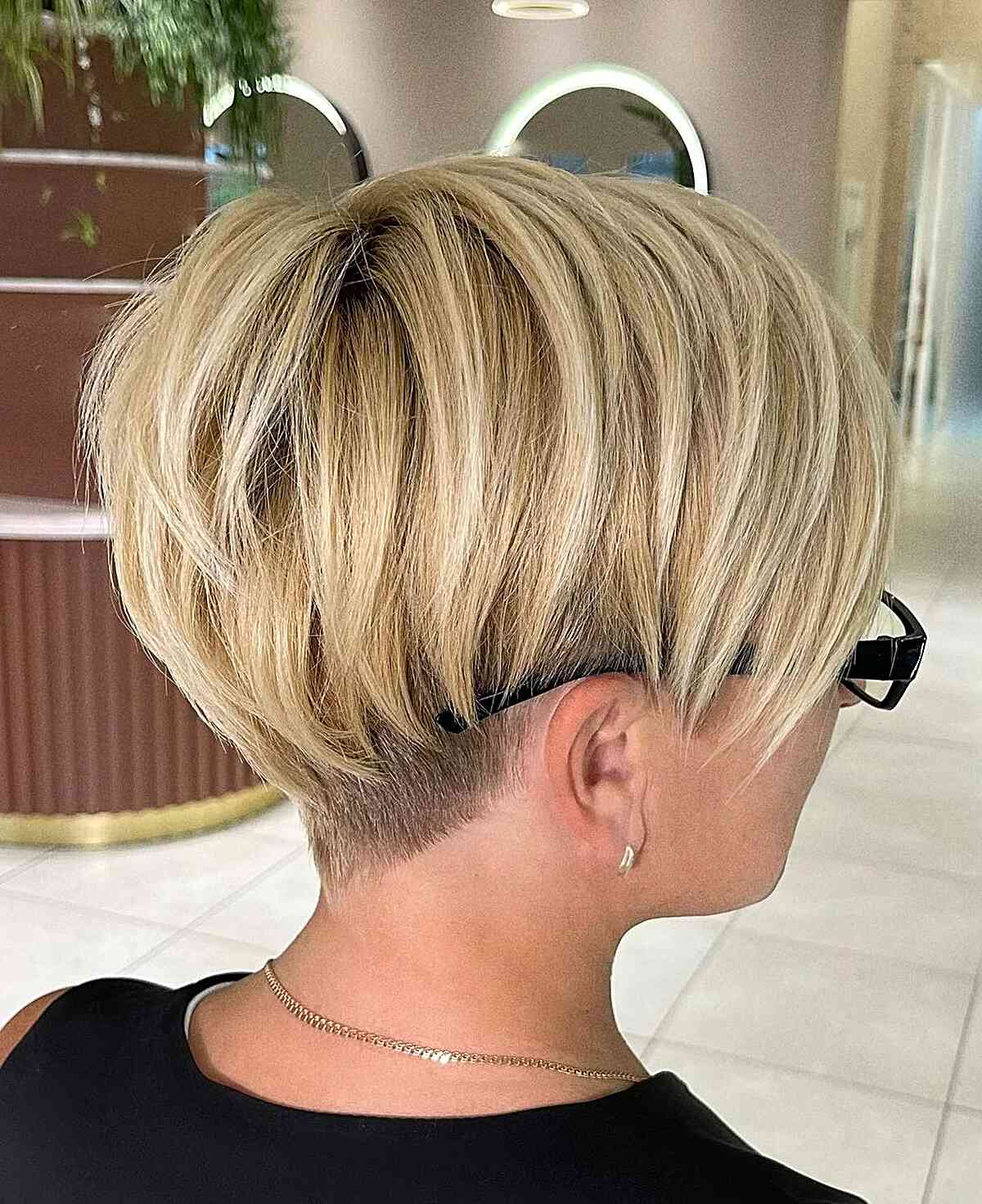 Amazing Blonde Short Pixie with an Undercut