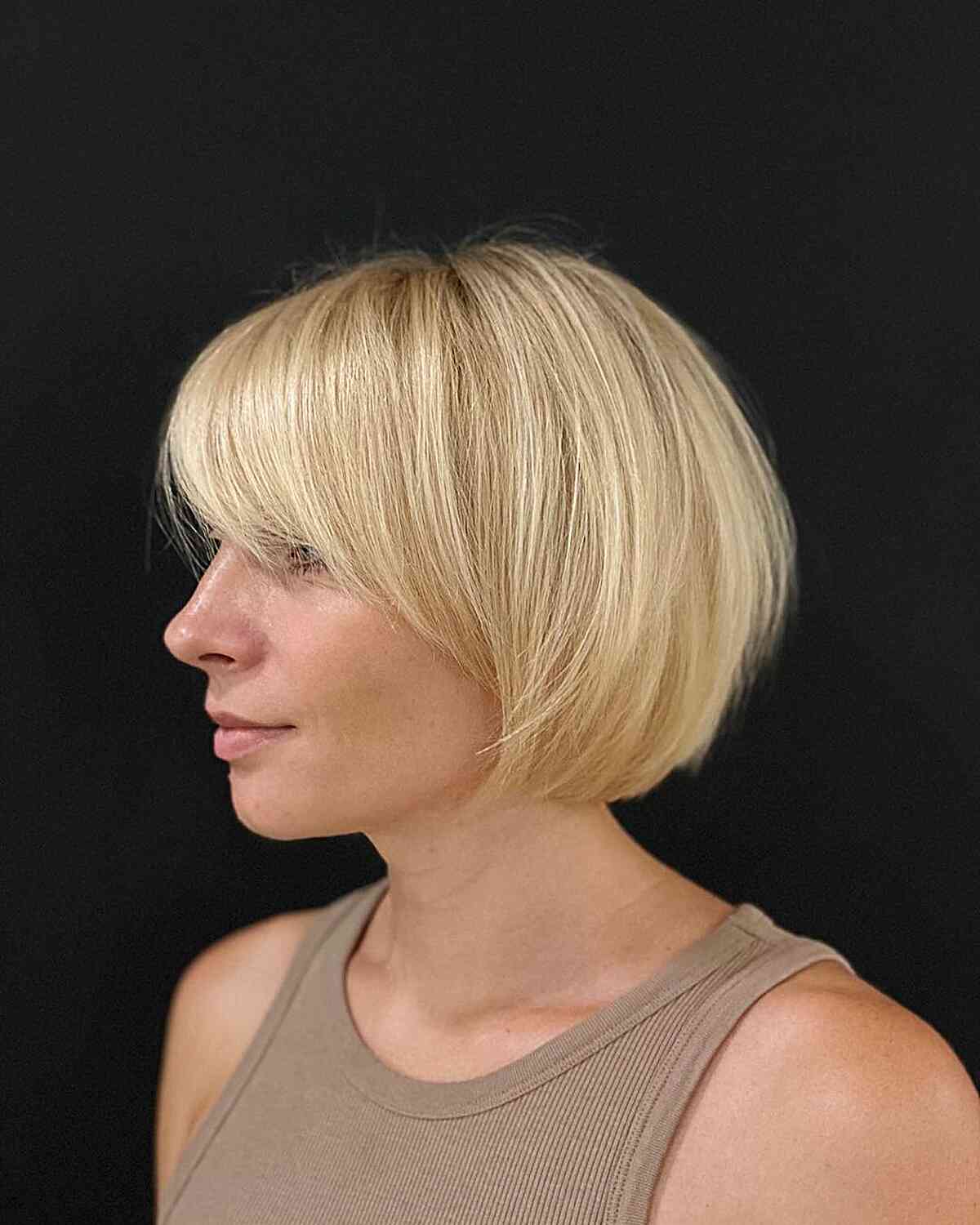 Blonde Chin-Length Short Bobbed Hair with Side Fringe