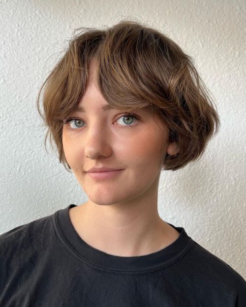 Delightful Short Bob for Wavy Hair