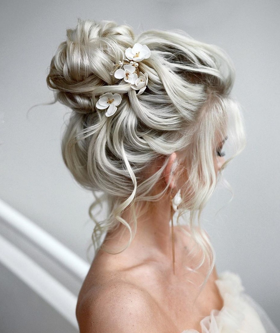 Blonde Messy Bun for Wedding