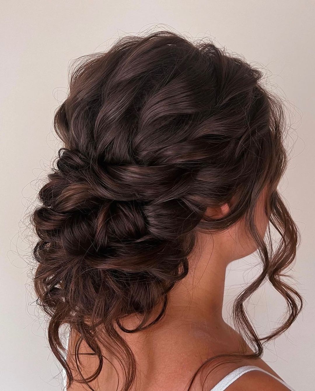 Loose Hairdo for Wedding with Soft Waves