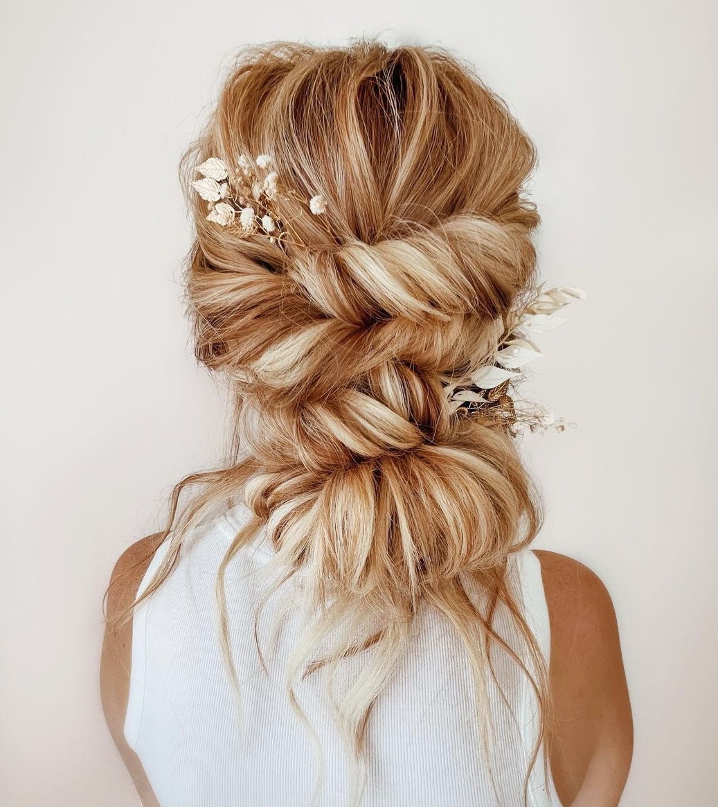 Voluminous Twisted Braid and Low Knot