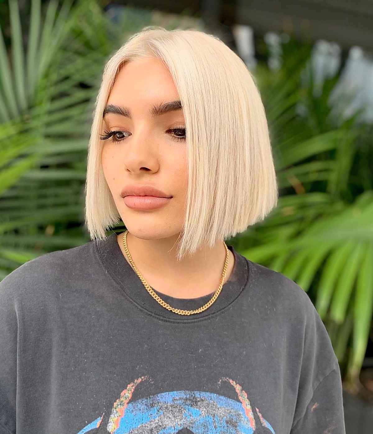 short blunt bob with no bangs