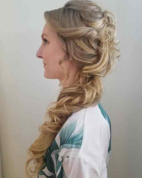 Side Ponytail for a Wedding Party