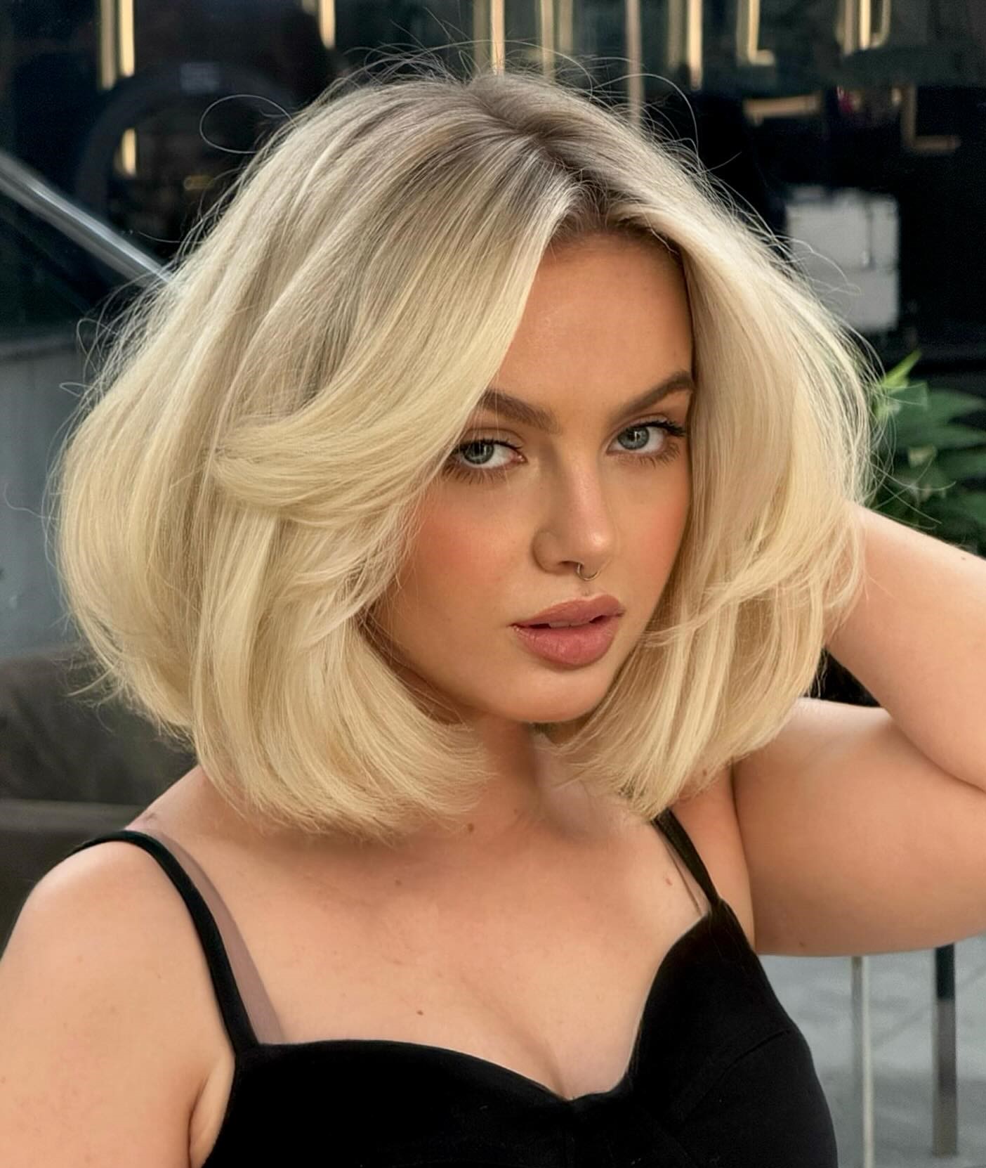 Creamy Blonde 90s Supermodel Blowout Bob