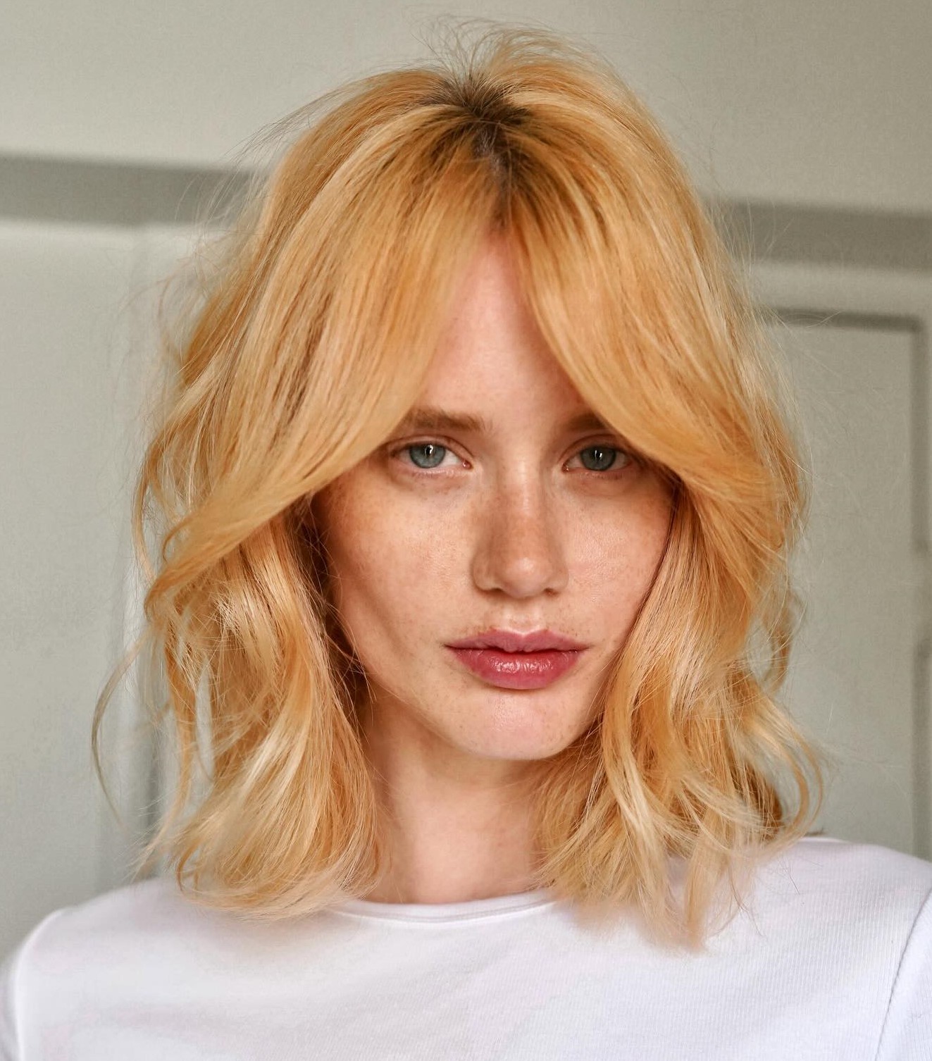 Wavy Bob with Curtain Bangs for Triangle Faces