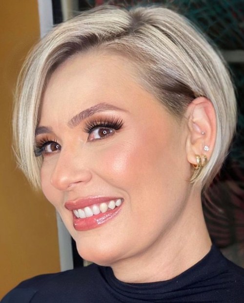 Blonde Color Pixie Bob with Side Part