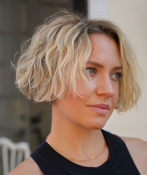 Lip Length Blonde Wavy Bob