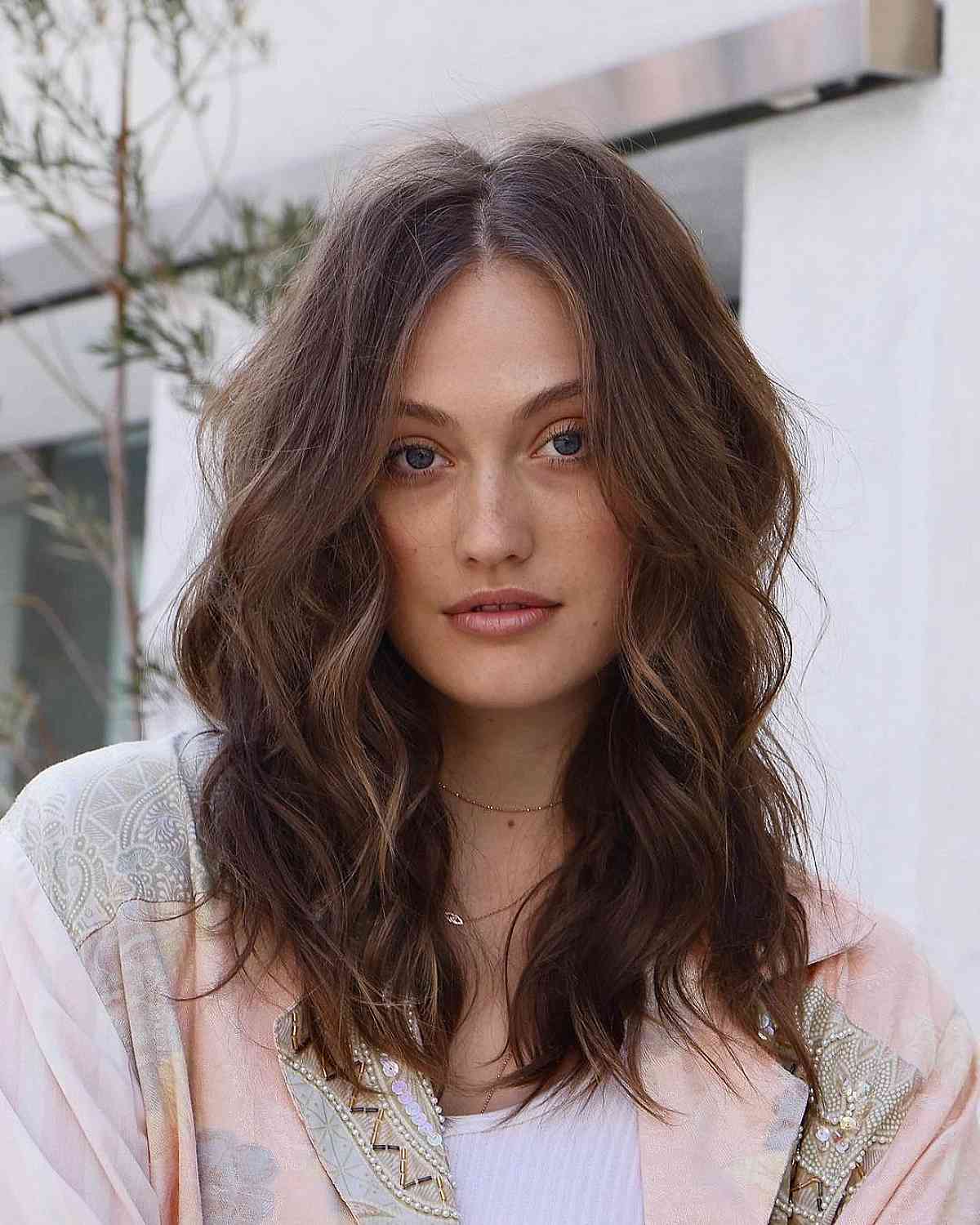 Effortless Low-Maintenance Mid-Length Shag with Fringe