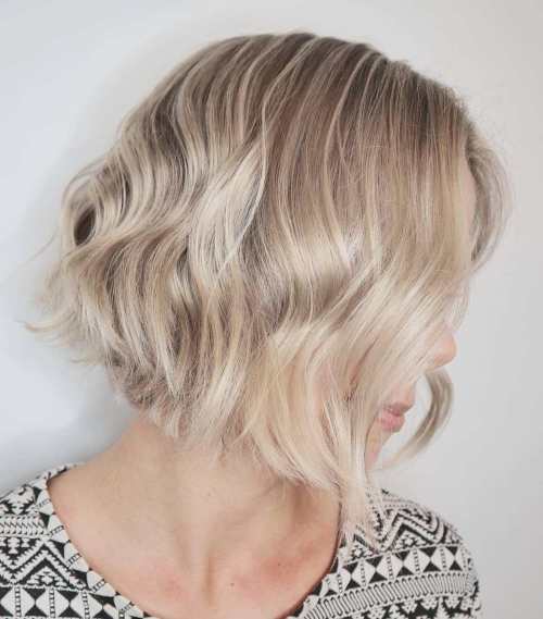 Chic Wavy Blonde Bob Haircut