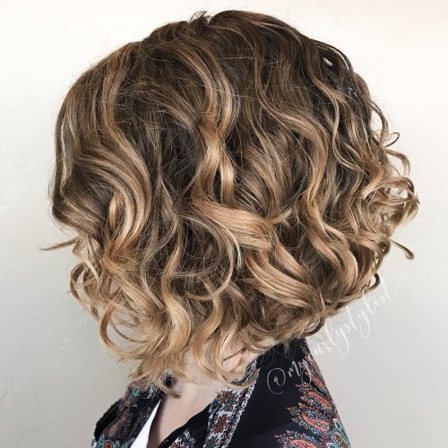 Messy Wavy Dark Blonde Bob